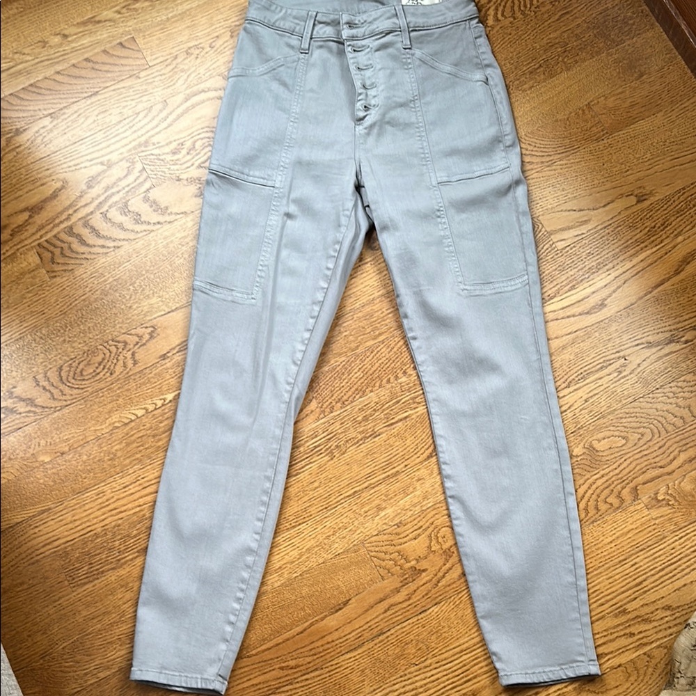 Gray High Rise Jeans with Sleek Tapered Fit